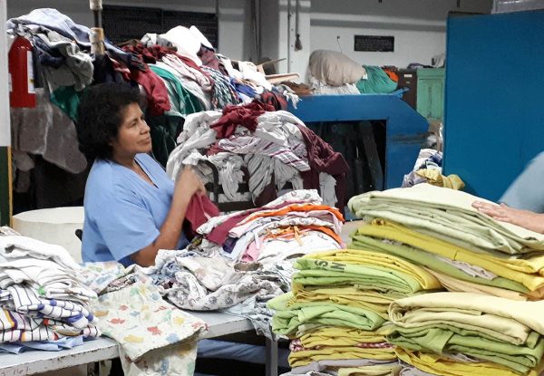 Sairaalan pesula Guatemalassa