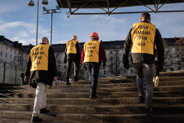 SASK-lähettiläitä Helsingissä.